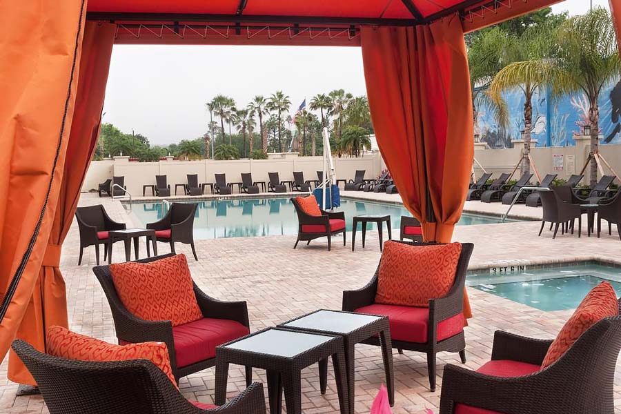 Hotel Delta by Marriott habitaciones piscina